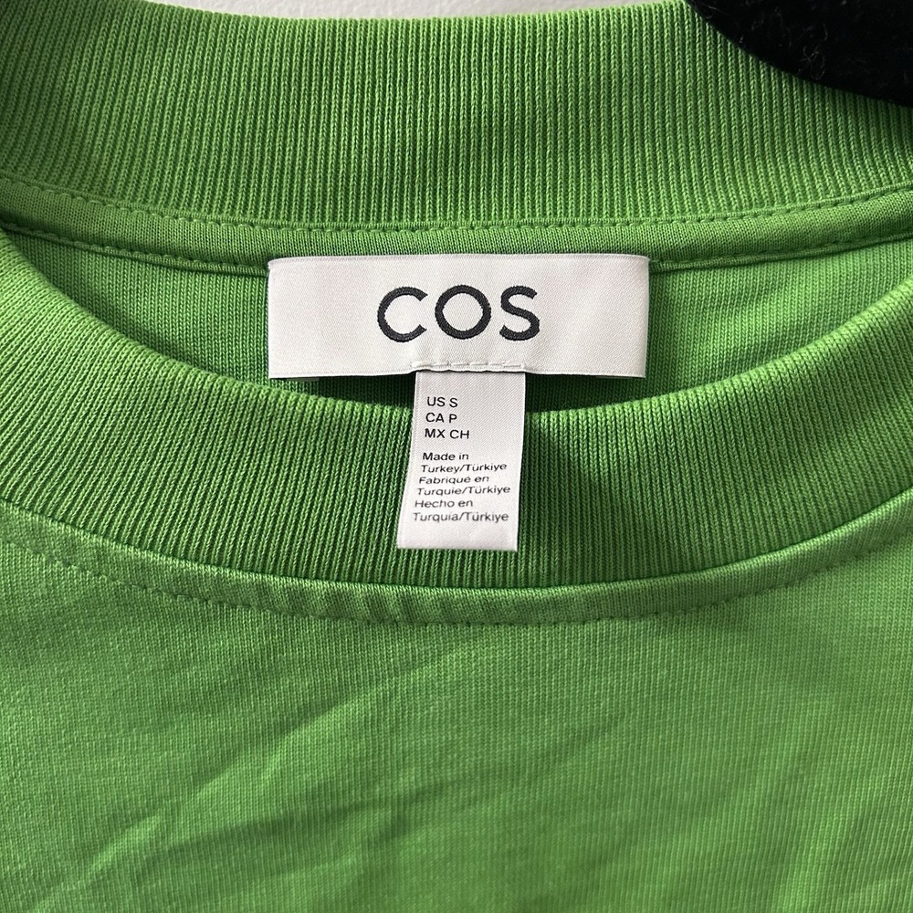 COS Power Shoulder SLIM WAISTED T-SHIRT Bright Green  Fitted  NWOT Classy Size S - Picture 5 of 10